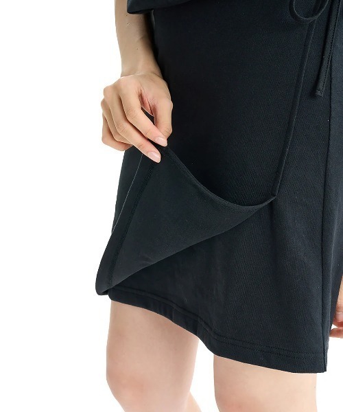RVCA(ルーカ)の「【RVCA/ルーカ】25SS MINI RVCA RAGLAN TEE/ルーカシャーリングブラウジングロゴワンピース(ワンピース・レディース・ブラック・MEDIUM/LARGE)」の6枚目の写真