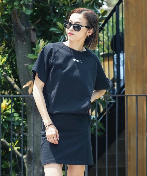 RVCA(ルーカ)の「【RVCA/ルーカ】25SS MINI RVCA RAGLAN TEE/ルーカシャーリングブラウジングロゴワンピース(ワンピース・レディース・ブラック・MEDIUM/LARGE)」の13枚目の写真