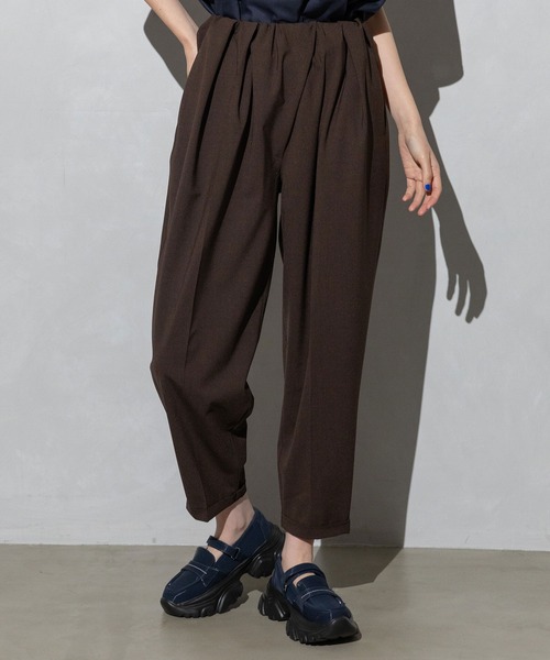 MARECHAL TERRE（マルシャルテル）の「タックギャザーパンツ【速乾】（その他パンツ・レディース・ライトベージュ/ブラック/グレー/ダークブラウン・SMALL/MEDIUM/LARGE）」の4枚目の写真