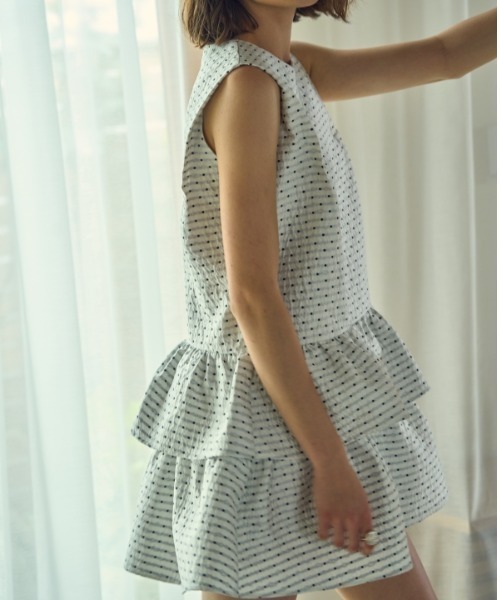 ERADIE(エラディエ)の「Jacquard tiered mini one piece ジャガードティアードミニワンピース(ワンピース・レディース・ホワイト/レッド/ネイビー・FREE)」の10枚目の写真