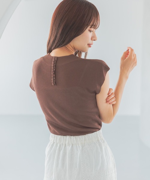 mysty woman（ミスティウーマン）の「2WAYプチハイニットフレンチスリーブ　575223（ニット/セーター・レディース・ブラウン/アイボリー/ブラック・FREE）」の9枚目の写真
