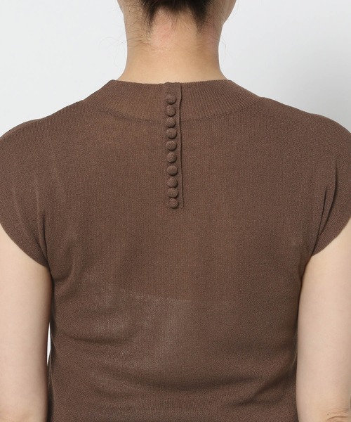 mysty woman（ミスティウーマン）の「2WAYプチハイニットフレンチスリーブ　575223（ニット/セーター・レディース・ブラウン/アイボリー/ブラック・FREE）」の19枚目の写真