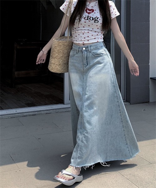 FREE STYLISTS(フリー スタイリスト)の「裾フリンジロングデニムスカート(デニムスカート・レディース・ライトブルー・M/L/XL/XXL/S)」の8枚目の写真