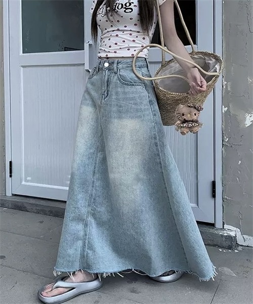 FREE STYLISTS(フリー スタイリスト)の「裾フリンジロングデニムスカート(デニムスカート・レディース・ライトブルー・M/L/XL/XXL/S)」の7枚目の写真