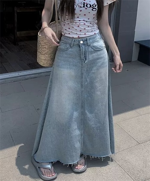 FREE STYLISTS(フリー スタイリスト)の「裾フリンジロングデニムスカート(デニムスカート・レディース・ライトブルー・M/L/XL/XXL/S)」の6枚目の写真