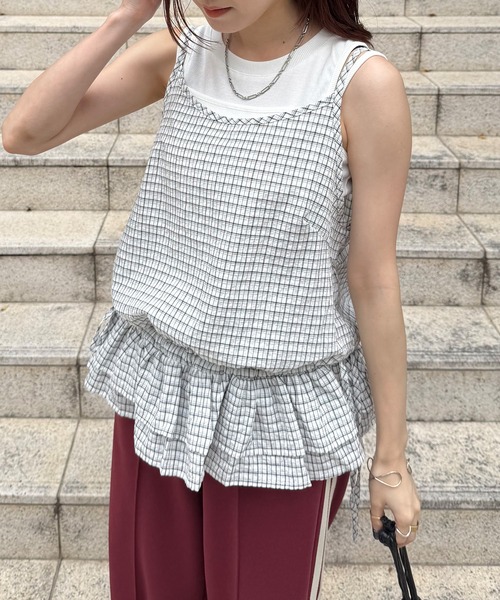 ISOOK（アイスー）の「【ISOOK / アイスー】ウエストリボンチェックフリルキャミソール / ビスチェ タンクトップ ノースリーブ レイヤード 重ね着 チュニック丈 ホワイト ネイビー 白 紺 ZOZOTOWN限定（キャミソール・レディース・ネイビー/ホワイト・FREE）」の3枚目の写真