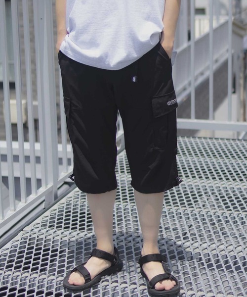 OUTDOOR PRODUCTS(アウトドアプロダクツ)の「OUTDOOR PRODUCTS ポリリップストレッチカーゴクロップドパンツ【UVカット ドライ】(カーゴパンツ・メンズ・ブラック/カーキ/グレイッシュベージュ・M/L/XL)」の2枚目の写真