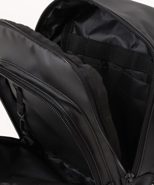 THRASHER（スラッシャー）の「THRASHER タテ型ミニショルダー 斜め掛けショルダーバッグ(ST)（ショルダーバッグ・メンズ・ブラック/ホワイト・FREE）」の3枚目の写真