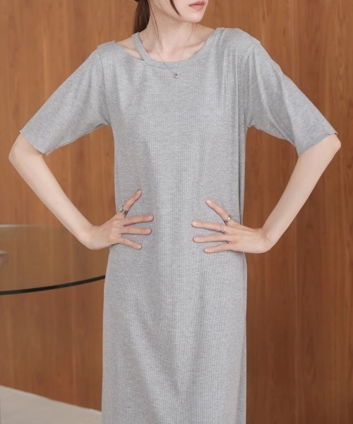 Bab(バブ)の「【S・Mサイズ展開】ラメカットソーハーフスリーブスリットワンピース(ワンピース・レディース・杢グレー/ブラック/パープル・MEDIUM/SMALL)」の5枚目の写真