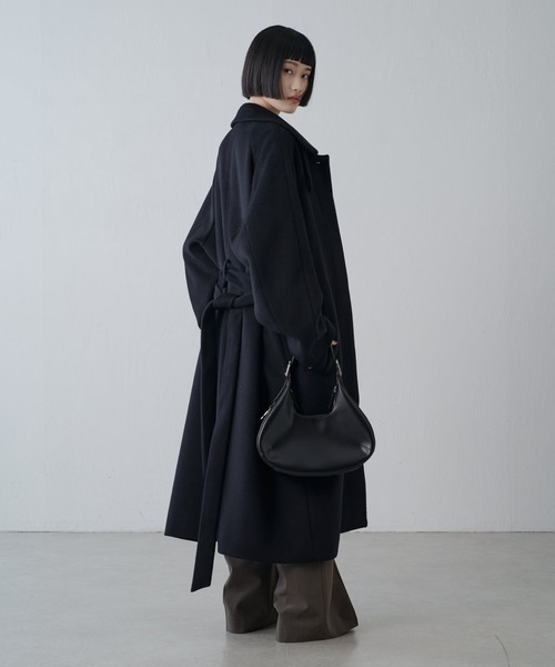 Lui's（ルイス）の「ビーバーメルトンボリュームコート（ステンカラーコート・レディース・ブラック/チャコールグレー・FREE）」の5枚目の写真