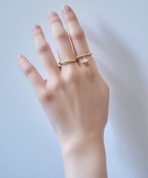 mellowneon（メロウネオン）の「スターチャームダブルフィンガーリング（リング）」