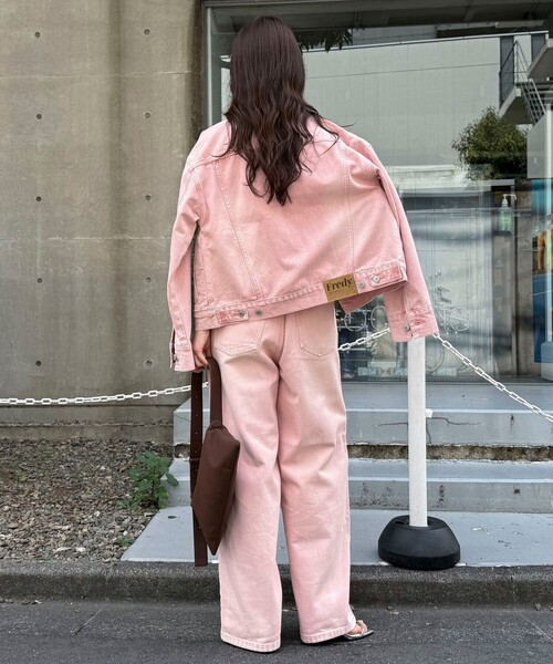fredy emue（フレディエミュ）の「ノーカラーコンパクトデニムジャケット（デニムジャケット・レディース・ピンク/ブラウン/ブルー・38）」の5枚目の写真
