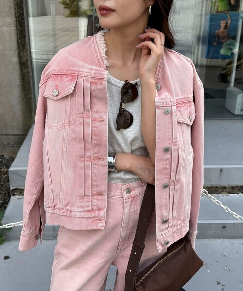 fredy emue（フレディエミュ）の「ノーカラーコンパクトデニムジャケット（デニムジャケット・レディース・ピンク/ブラウン/ブルー・38）」の13枚目の写真