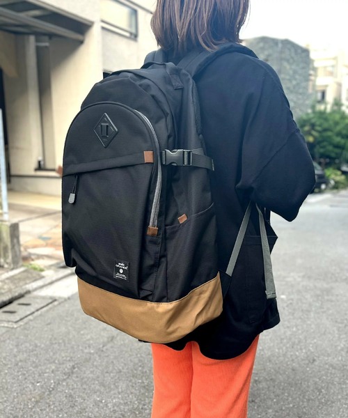 anello GRANDE(アネログランデ)の「【anello GRANDE】大容量 HC 40L撥水リュック(バックパック/リュック・レディース・ブラック/ベージュ・FREE)」の2枚目の写真