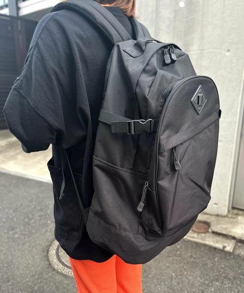 anello GRANDE(アネログランデ)の「【anello GRANDE】大容量 HC 40L撥水リュック(バックパック/リュック・レディース・ブラック/ベージュ・FREE)」の3枚目の写真