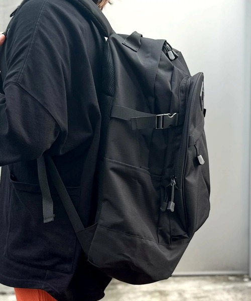 anello GRANDE(アネログランデ)の「【anello GRANDE】大容量 HC 40L撥水リュック(バックパック/リュック・レディース・ブラック/ベージュ・FREE)」の4枚目の写真