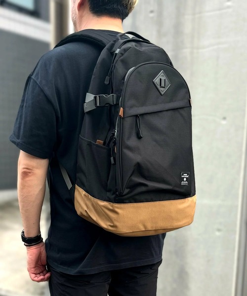 anello GRANDE(アネログランデ)の「【anello GRANDE】大容量 HC 40L撥水リュック(バックパック/リュック・レディース・ブラック/ベージュ・FREE)」の7枚目の写真