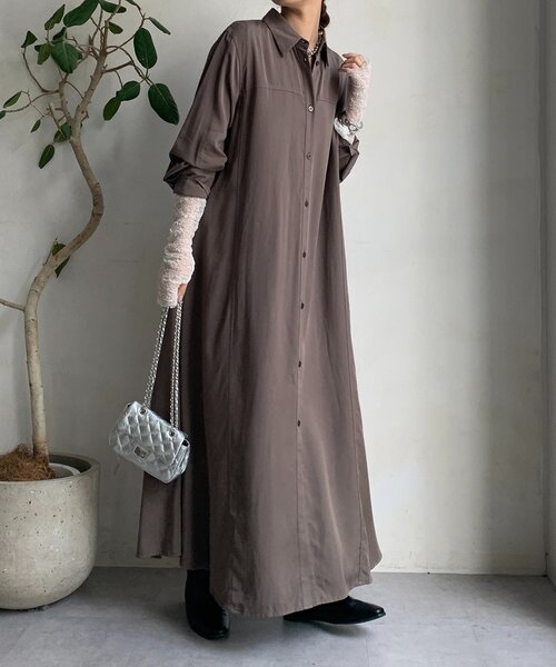 DouDou(ドゥドゥ)の「リヨセルツイルロングシャツワンピース(ワンピース・レディース・チャコールグレー/モカ・FREE)」の2枚目の写真
