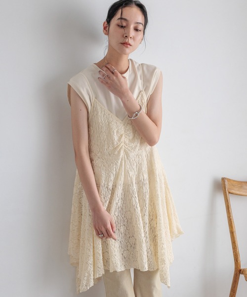 LOWRYS FARM(ローリーズファーム)の「カットレースキャミチュニック 583881(キャミソール・レディース・ブラック/アイボリー・FREE)」の1枚目の写真