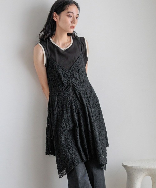 LOWRYS FARM(ローリーズファーム)の「カットレースキャミチュニック 583881(キャミソール・レディース・ブラック/アイボリー・FREE)」の2枚目の写真