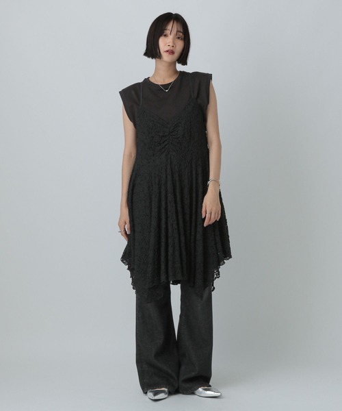 LOWRYS FARM(ローリーズファーム)の「カットレースキャミチュニック 583881(キャミソール・レディース・ブラック/アイボリー・FREE)」の3枚目の写真