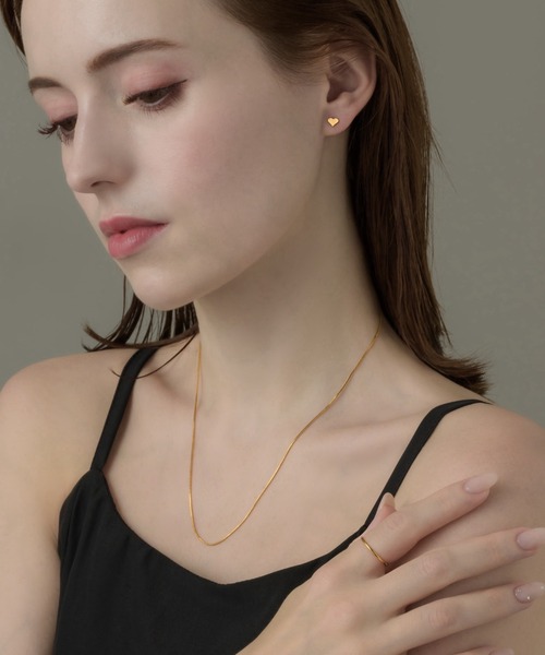muku(ムク)の「PIERCE/MAT MINI HEART(ピアス(両耳用)・レディース・シルバー/ゴールド・FREE)」の8枚目の写真