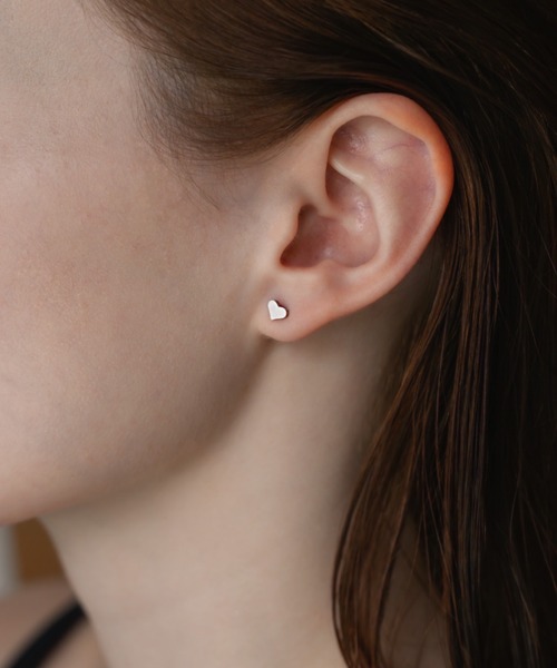 muku(ムク)の「PIERCE/MAT MINI HEART(ピアス(両耳用)・レディース・シルバー/ゴールド・FREE)」の19枚目の写真