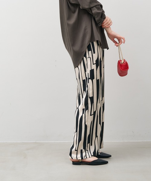 MICA&DEAL(マイカ&ディール)の「サテンプリントイージーパンツ(その他パンツ・レディース・アイボリー/ブラウン/ブルー・FREE)」の6枚目の写真