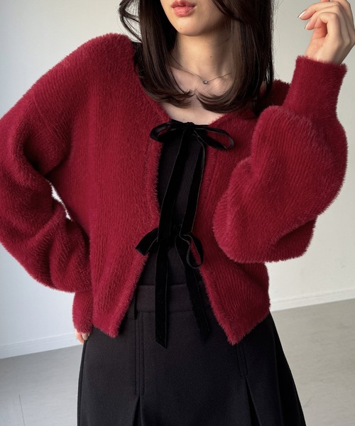 junoah(ジュノア)の「2wayベロアリボンシャギーニットカーディガン(カーディガン/ボレロ・レディース・レッド/アイボリー/チャコール・LARGE/MEDIUM)」の3枚目の写真