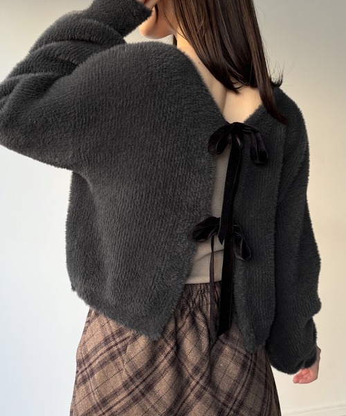 junoah(ジュノア)の「2wayベロアリボンシャギーニットカーディガン(カーディガン/ボレロ・レディース・レッド/アイボリー/チャコール・LARGE/MEDIUM)」の15枚目の写真