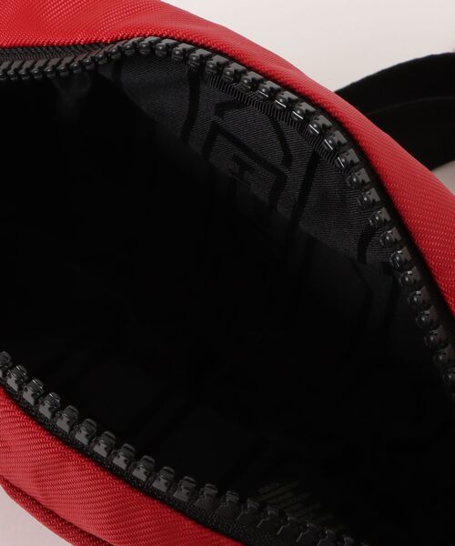 HUNTER（ハンター）の「【HUNTER】ハンター ORIGINAL ESSENTIAL CROSSBODY クロスボディショルダーバッグ（ショルダーバッグ・レディース・ブラック/ネイビー/オリーブ/レッド・FREE）」の7枚目の写真