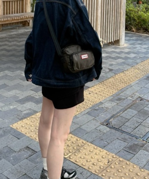 HUNTER（ハンター）の「【HUNTER】ハンター ORIGINAL ESSENTIAL CROSSBODY クロスボディショルダーバッグ（ショルダーバッグ・レディース・ブラック/ネイビー/オリーブ/レッド・FREE）」の17枚目の写真