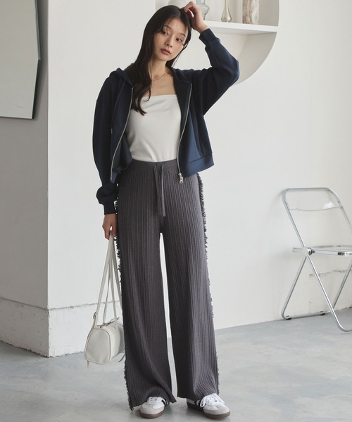MONO-MART（モノマート）の「<マシンウォッシャブル/アンチピリング>サイドフリンジ ワイドストレート リブニットパンツ（その他パンツ・レディース・ブラック/アイボリー/グレー/ブルー/チャコール/ベージュ/ブラウン/レッド・S/M/L）」の14枚目の写真