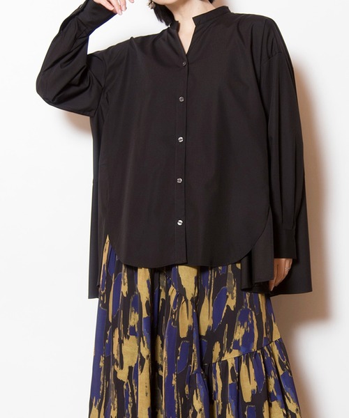 OSMOSIS（オズモーシス）の「バックフレアーブラウス（シャツ/ブラウス・レディース・ブラック/ホワイト/ブラウン・ONE SIZE）」の3枚目の写真