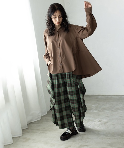 OSMOSIS（オズモーシス）の「バックフレアーブラウス（シャツ/ブラウス・レディース・ブラック/ホワイト/ブラウン・ONE SIZE）」の5枚目の写真