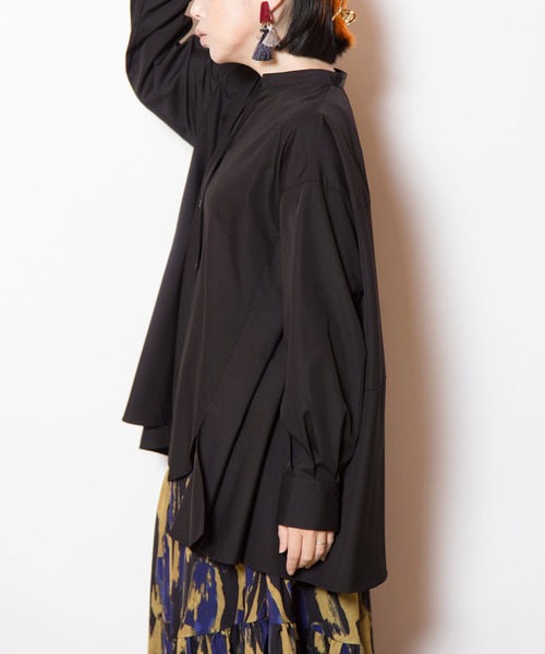 OSMOSIS（オズモーシス）の「バックフレアーブラウス（シャツ/ブラウス・レディース・ブラック/ホワイト/ブラウン・ONE SIZE）」の12枚目の写真