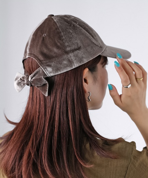 Riberry（リベリー）の「バックリボンベロアキャップ（キャップ・レディース・ベージュ/ブラック・FREE）」の2枚目の写真