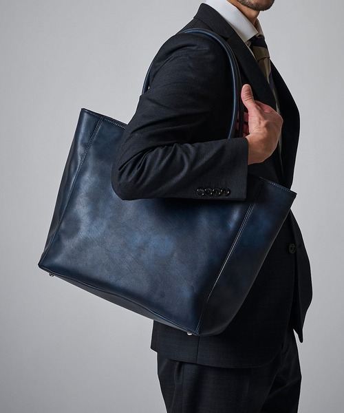 TETE HOMME(テットオム)の「【WEB限定】A4対応 オンオフ兼用 レザータッチトートバッグ(トートバッグ・メンズ・ブラック/チャコールグレー/ネイビー/ブラウン・FREE)」の16枚目の写真