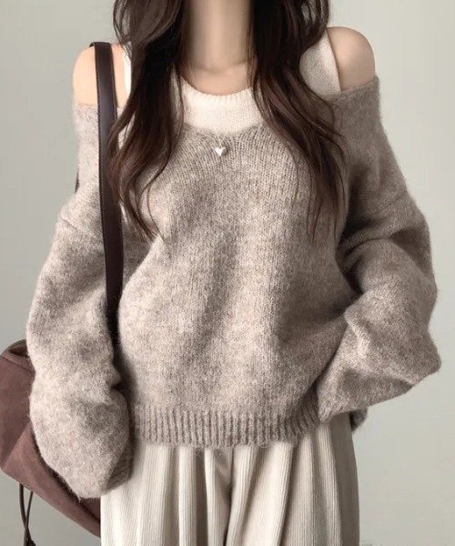 Teem Store（チームストア）の「【2点セット】ニットタンクトップ＋ Vネックニットトップス（ニット/セーター・レディース・ベージュ/アイボリー/グレー/サックスブルー・F）」の3枚目の写真
