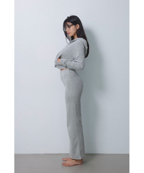 ALEXIA STAM（アリシアスタン）の「Wellness Velour Pants /ウェルネス ベロアパンツ（その他パンツ・レディース・グレー/ブラウン/レッド・S/M）」の5枚目の写真