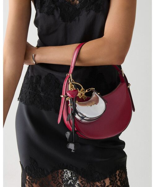 kate spade new york（ケイトスペード ニューヨーク）の「ノヴァ マイクロバッグ チャーム（キーホルダー・レディース・グレー・ONESIZE）」の2枚目の写真