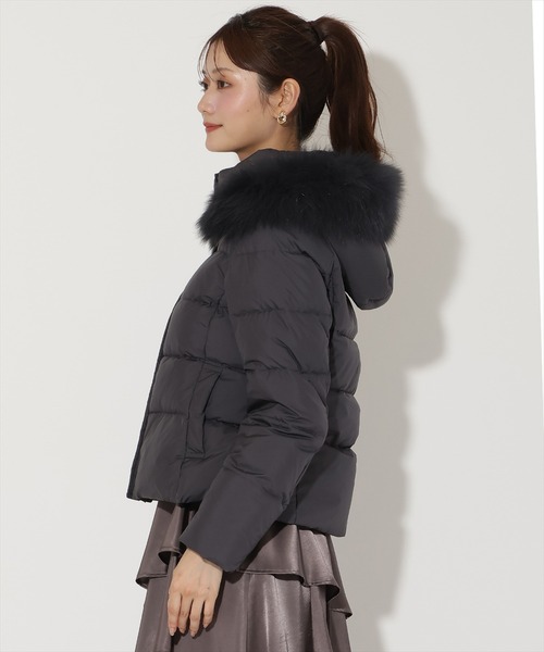 AND COUTURE(アンドクチュール)の「FOXファー付きプレミアムショートダウン(ダウンジャケット/コート・レディース・ベージュ/ピンク/チャコールグレー・FREE)」の4枚目の写真