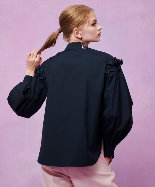 LOULOU WILLOUGHBY（ルルウィルビー）の「【LOULOU WILLOUGHBY】メニーリボンパフスリーブシャツ（シャツ/ブラウス・レディース・オフホワイト/ネイビー・2）」の13枚目の写真