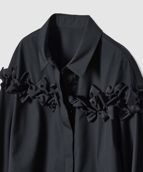 LOULOU WILLOUGHBY（ルルウィルビー）の「【LOULOU WILLOUGHBY】メニーリボンパフスリーブシャツ（シャツ/ブラウス・レディース・オフホワイト/ネイビー・2）」の17枚目の写真