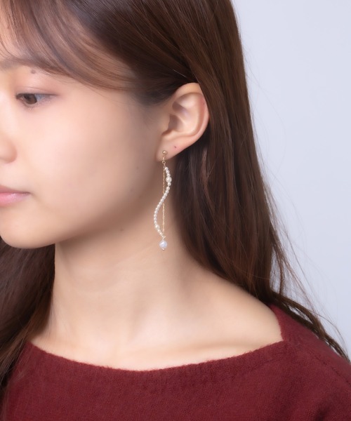 Peony(ピオニー)の「【Peony/ピオニー】/パール×チェーン ミドルロングピアス(ピアス(両耳用)・レディース・シルバー/ゴールド・FREE)」の5枚目の写真