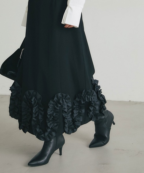ARVELLIA（アルベリア）の「RUFFLE WAVE SKIRT（スカート・レディース・ダークグレー/ブラック・M）」の2枚目の写真