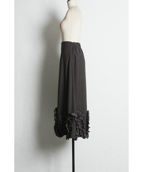 ARVELLIA（アルベリア）の「RUFFLE WAVE SKIRT（スカート・レディース・ダークグレー/ブラック・M）」の20枚目の写真