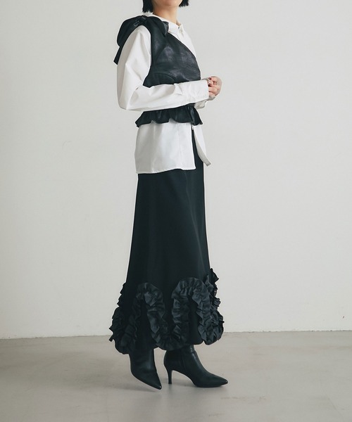 ARVELLIA（アルベリア）の「RUFFLE WAVE SKIRT（スカート・レディース・ダークグレー/ブラック・M）」の13枚目の写真