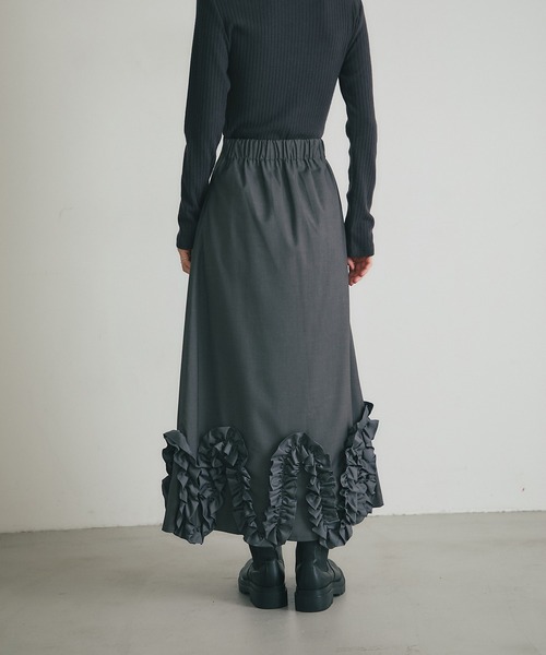 ARVELLIA（アルベリア）の「RUFFLE WAVE SKIRT（スカート・レディース・ダークグレー/ブラック・M）」の15枚目の写真
