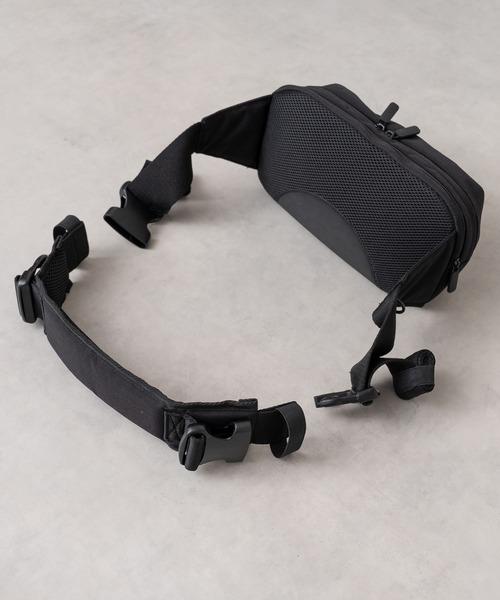 MKD.ZAKKA(エムケーディーザッカ)の「DACCO BAG HUG+ ダッコバックハグプラス ショルダーバック×ヒップシート(抱っこ紐/ベルトカバー/スリング・レディース・ブラック・FREE)」の16枚目の写真
